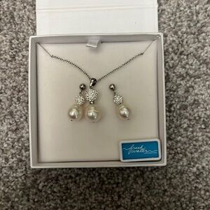 Honora freshwater pearl necklace and earring set